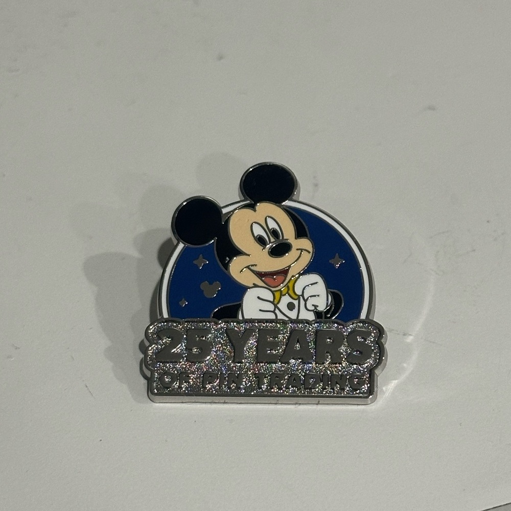 2025 Walt Disney World New Hidden Mickey‎ Mickey Mouse 25 Years Of Pin Trading